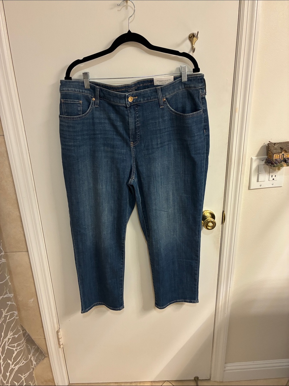 NWT Chico's So Slimming Girlfriend Slim Leg Crop-Sz 3 (US Sz 16)